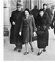 Uncle Abram, Aunt Sonia and their daughter Gita in Riga.